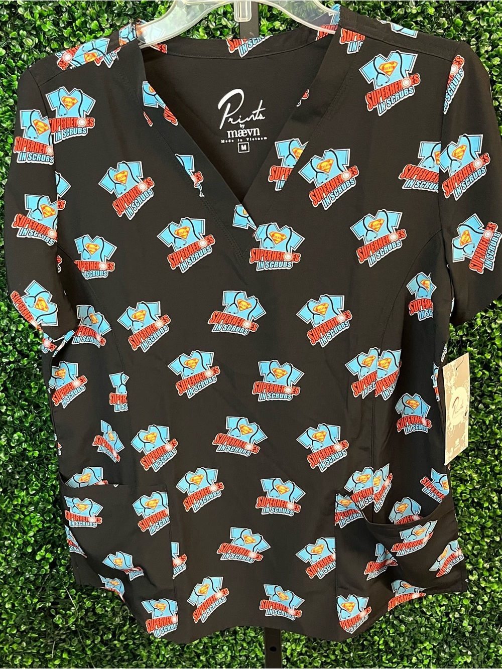 NWT Maevn Superman Superhero Scrubs Printed Women’s Black Scrub Top